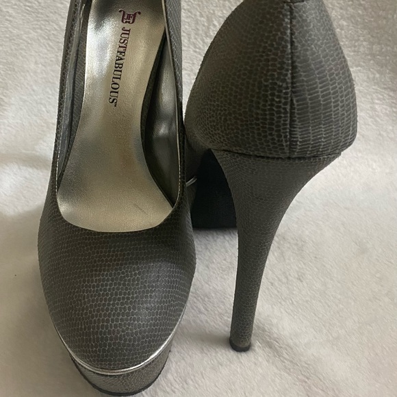 Stylish JustFab Gray “Enid” Heels - Picture 2 of 3